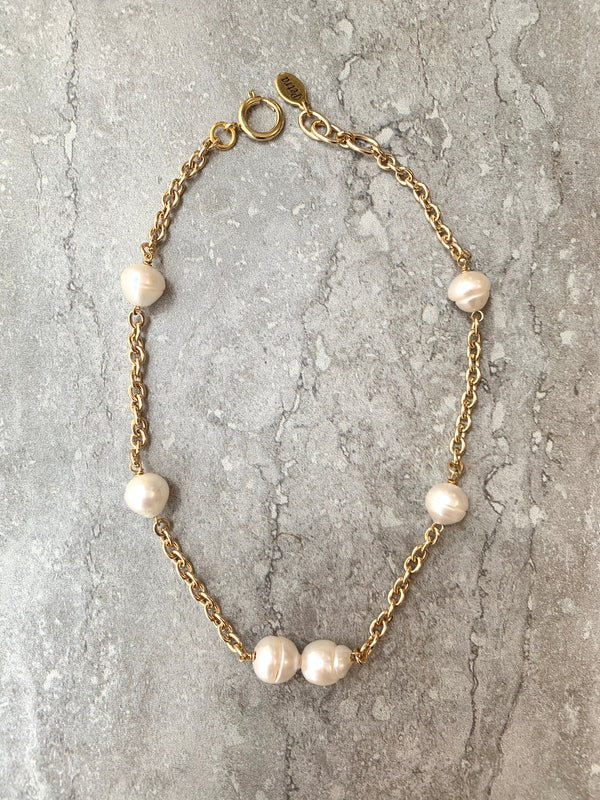 Nikki Pearl Choker