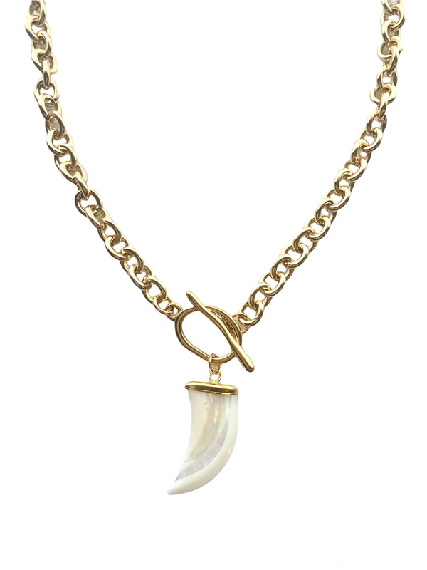 Claw Pearl Necklace