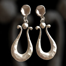 Load image into Gallery viewer, Pyrrha Silver Earrings
