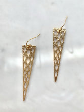 Load image into Gallery viewer, Point Break △ Earrings
