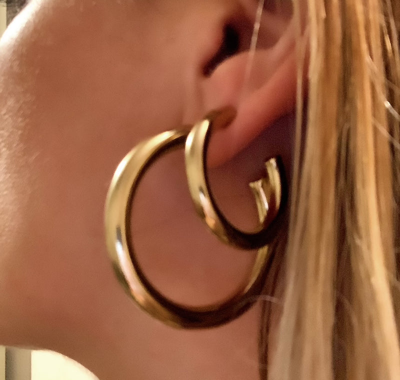 Lois Hoop Earrings