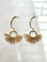 Load image into Gallery viewer, Sunny Drop ☆ Earrings
