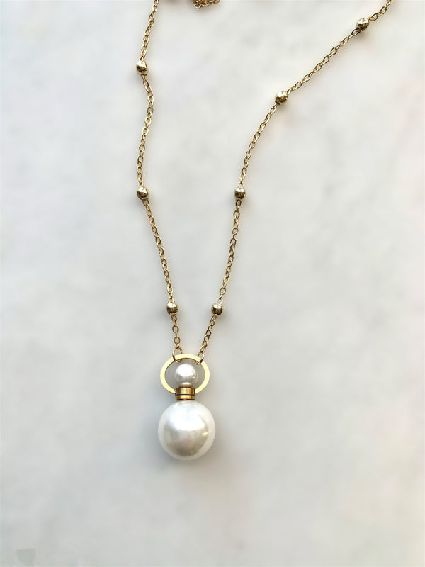 Pearl Pendant Potion Necklace