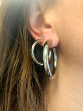 Load image into Gallery viewer, Lois Hoop Earrings
