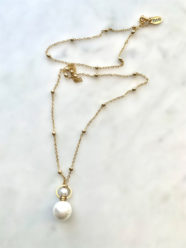 Pearl Pendant Potion Necklace